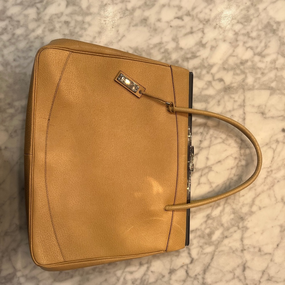 Vintage Gucci slide closure handbag